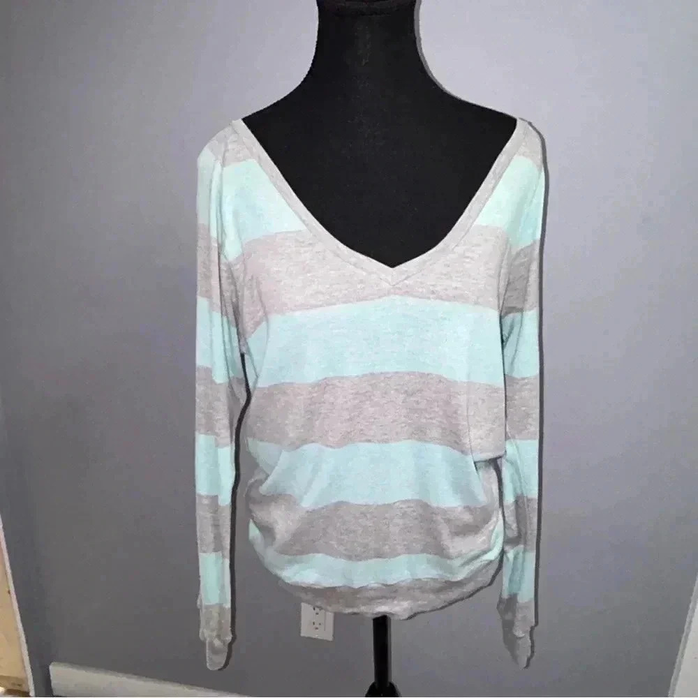 Aritzia - TNA Long  Sleeve Top
